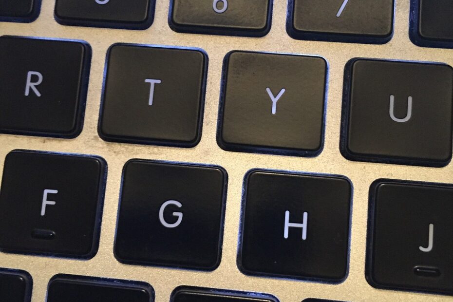 macbook, keyboard, computer, electronics, computers, equipment, electronic equipment, laptop, write, work, electronic, writing, computer lab, apple, pc, apple inc, hardware, computer specialist, computer lab, computer lab, computer lab, computer lab, computer lab